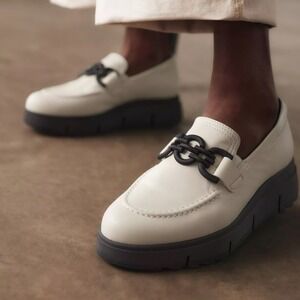 Clarks Cream Platform Loafers Women's Size 6